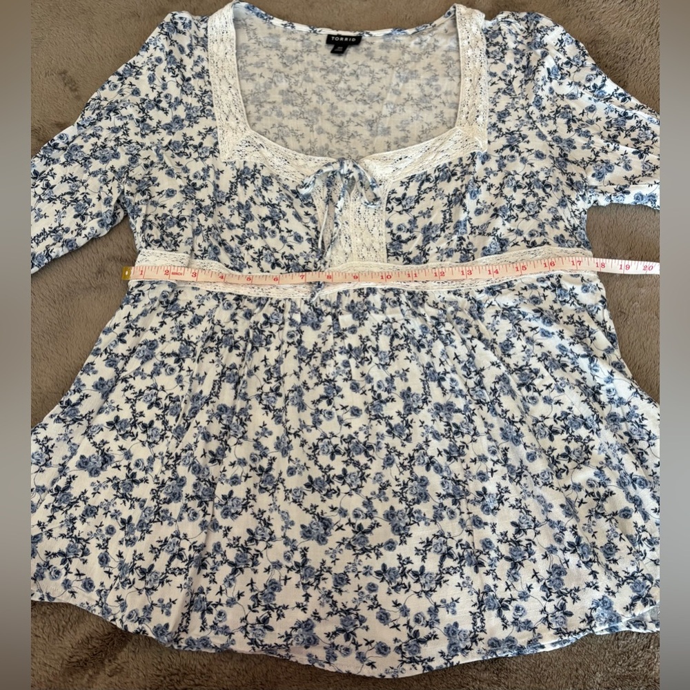 Torrid Blue Floral Blouse - Picture 7 of 8